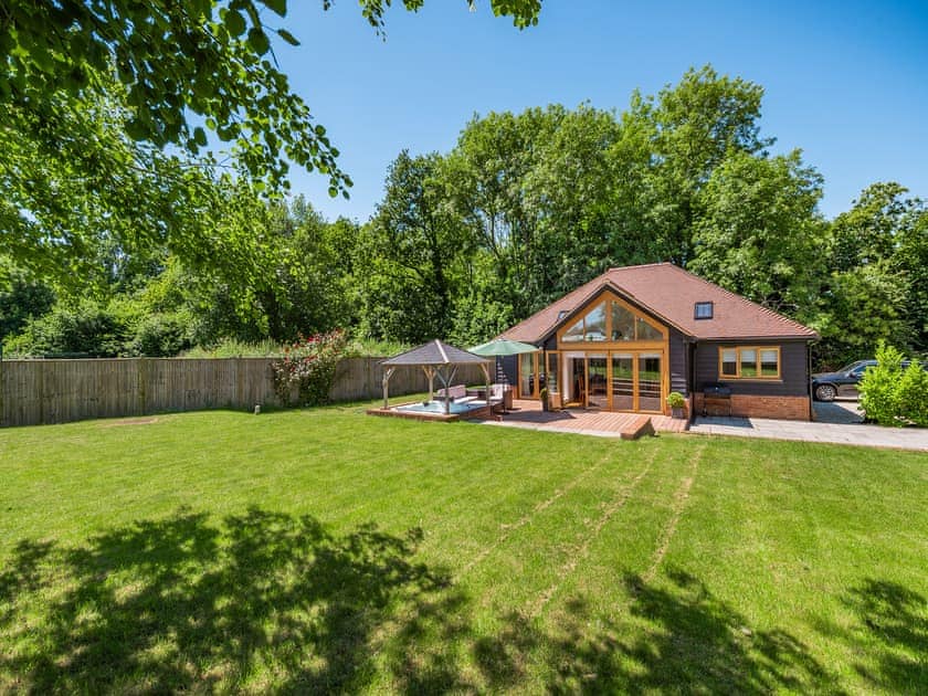 Exterior | Chestnut Lodge, Sutton Valence, near Maidstone