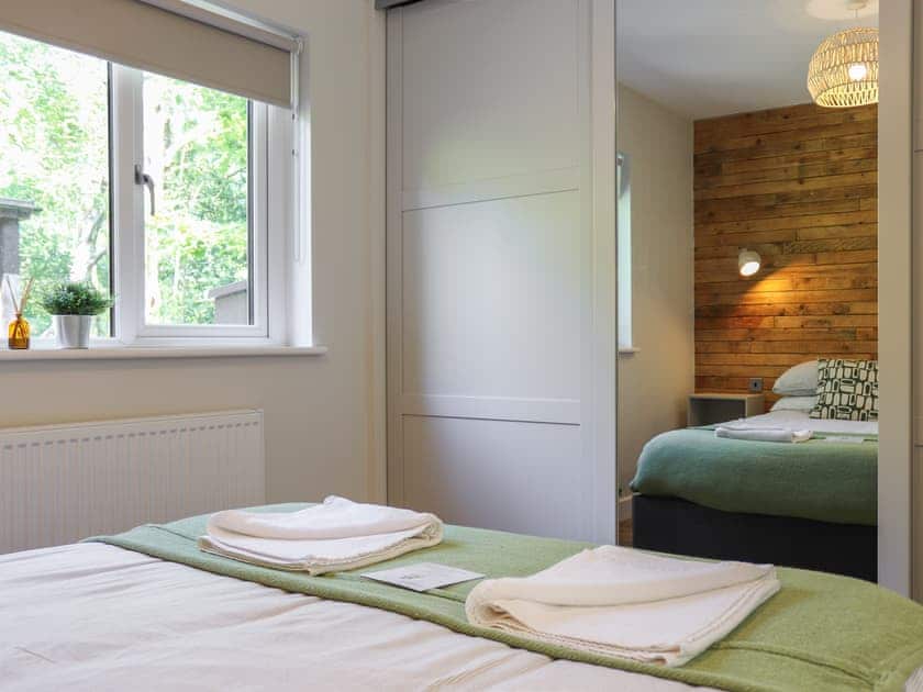 Double bedroom | Dinas Lodge - CWM Cadnant, Caernarfon