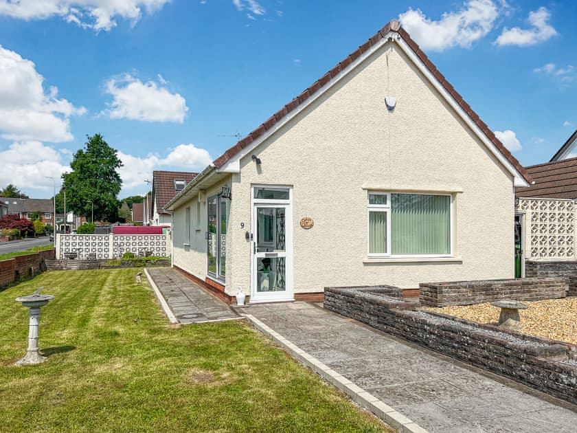 Exterior | Cwtch Cottage, Cardiff