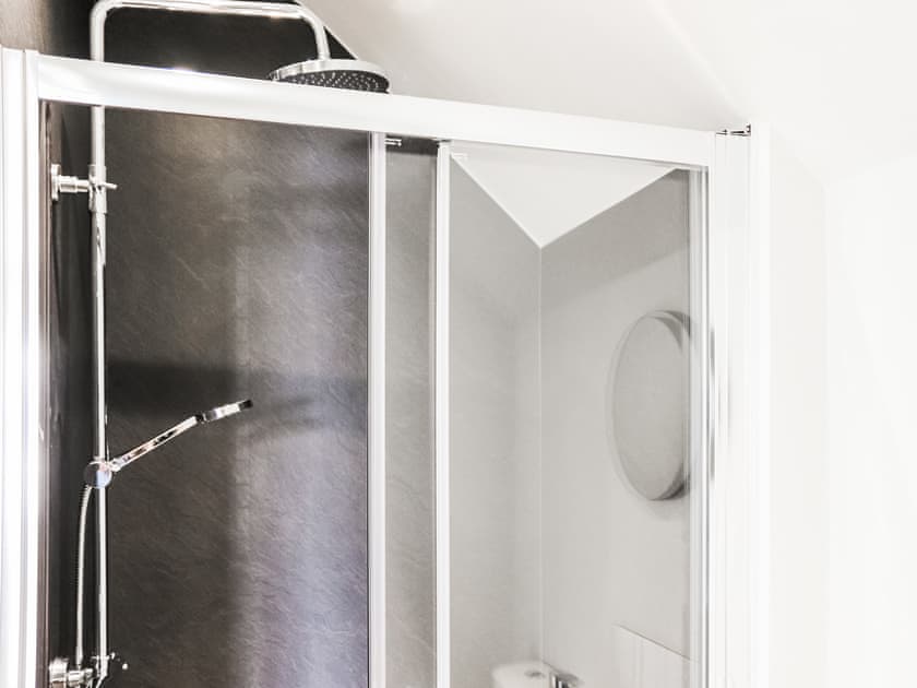 Bathroom | Cae Garw - Cwm Cadnant, Caernarfon