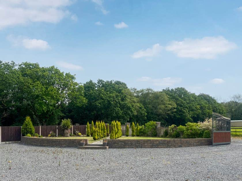 Exterior | Meadows Farm Annex - Meadows Farm, Gorseinon, near Swansea