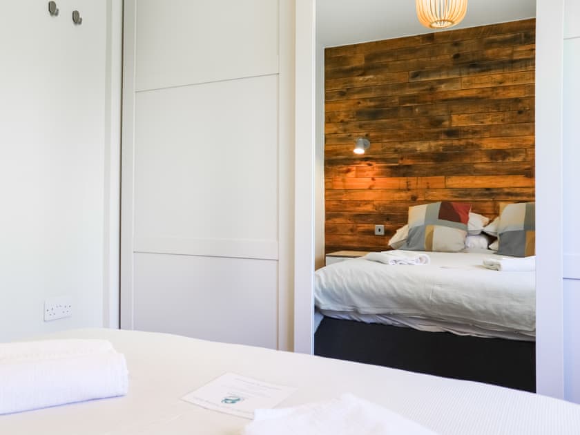 Double bedroom | Padarn Lodge - CWM Cadnant, Caernarfon
