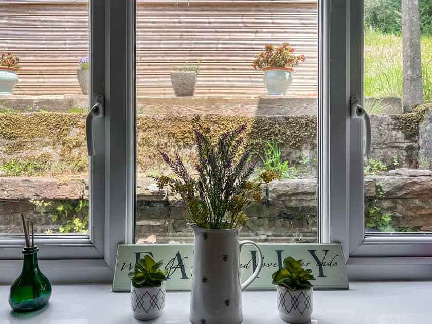 Kitchen | Mabon House, Pentre