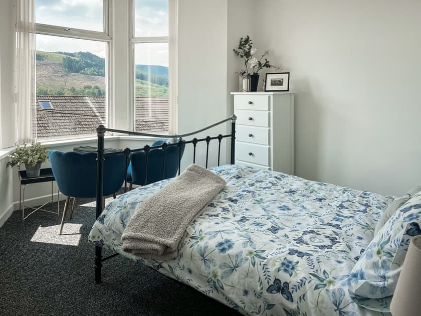 Double bedroom | Mabon House, Pentre