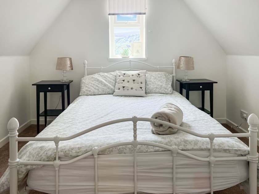 Double bedroom | Mabon House, Pentre