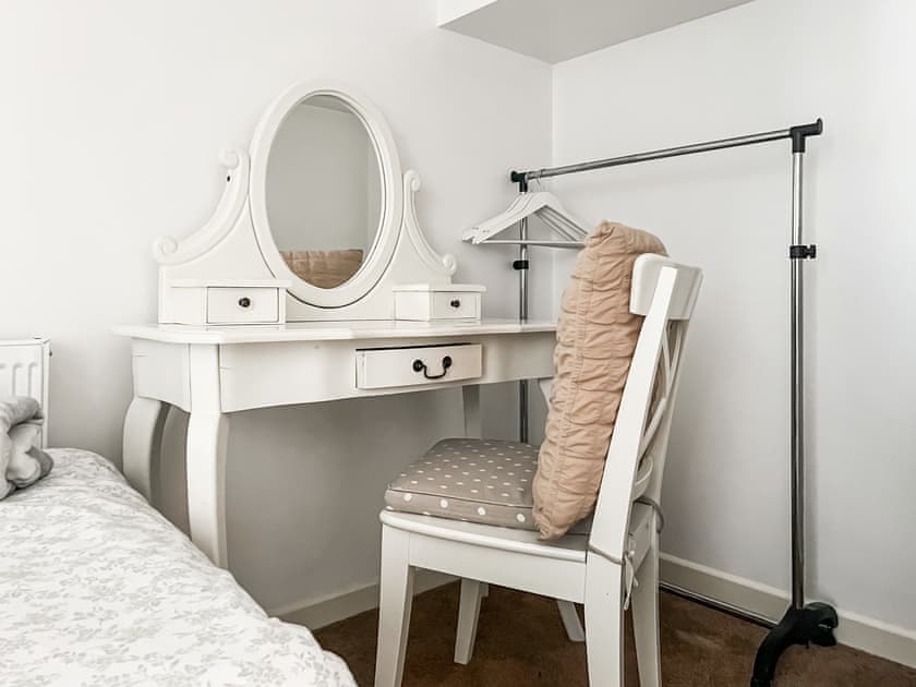 Bedroom | Mabon House, Pentre