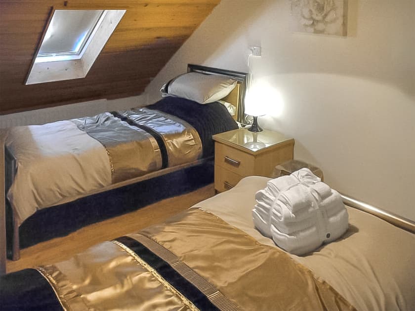 Twin bedroom | Glynogwr Lodge, Black Mill, near Bridgend