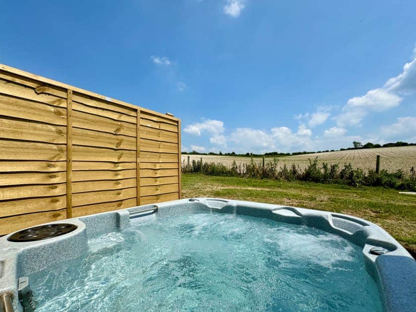 Hot tub | Cranborne Chase Stargazer - Whitey Top Lodges, Pentridge