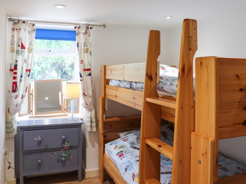 Bunk bedroom | Orchard Cottage, Pwllheli