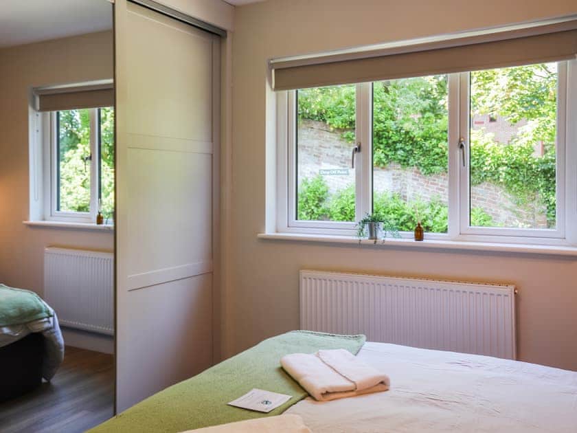 Double bedroom | Gwynant Lodge - Cwm Cadnant, Caernarfon