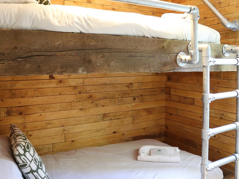 Bunk bedroom | Gwynant Lodge - Cwm Cadnant, Caernarfon