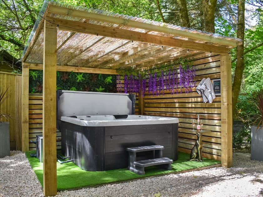 Hot tub | The Retreat, Ringwood, near Wimborne