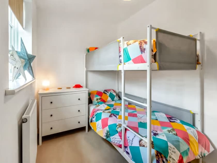 Bunk bedroom | Manuka Cottage, Totnes