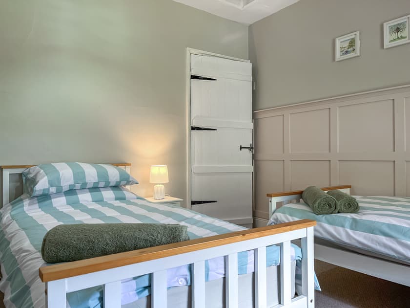 Twin bedroom | Rose Cottage, Cromford