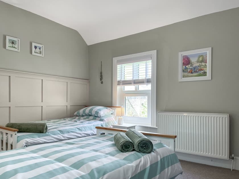Twin bedroom | Rose Cottage, Cromford