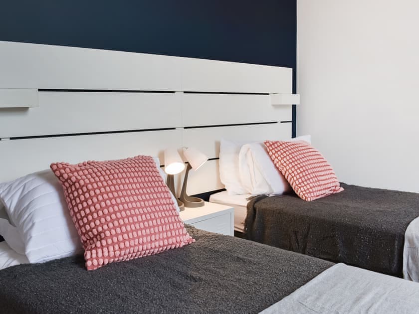 Twin bedroom | Bolingey Chapel, Perranporth