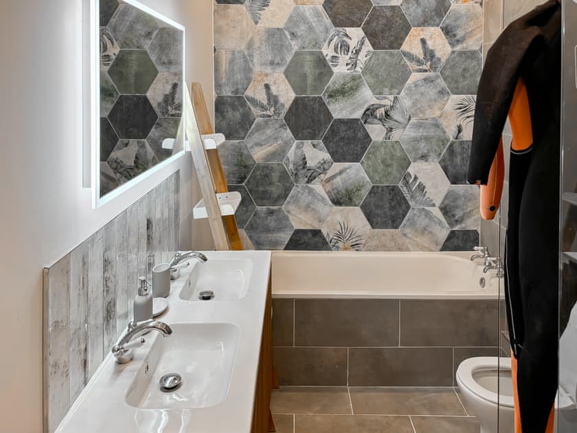 Bathroom | Bolingey Chapel, Perranporth