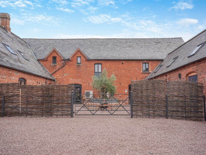Exterior | Milkman’s Barn - Woodend Farm, Huntley