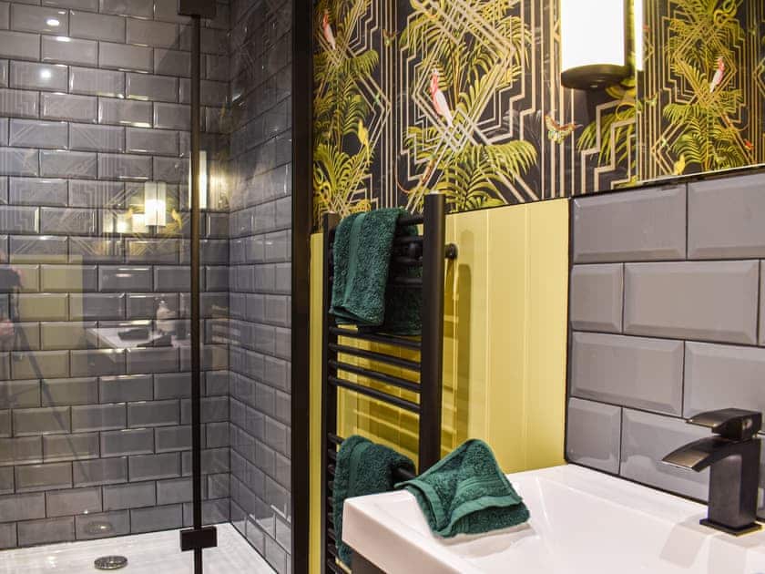 En-suite | The Retreat, Ringwood, near Wimborne