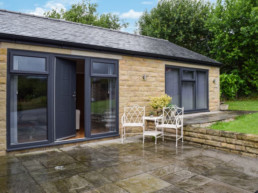 Exterior | The Farmhouse Retreat, Heyrod, near Mossley