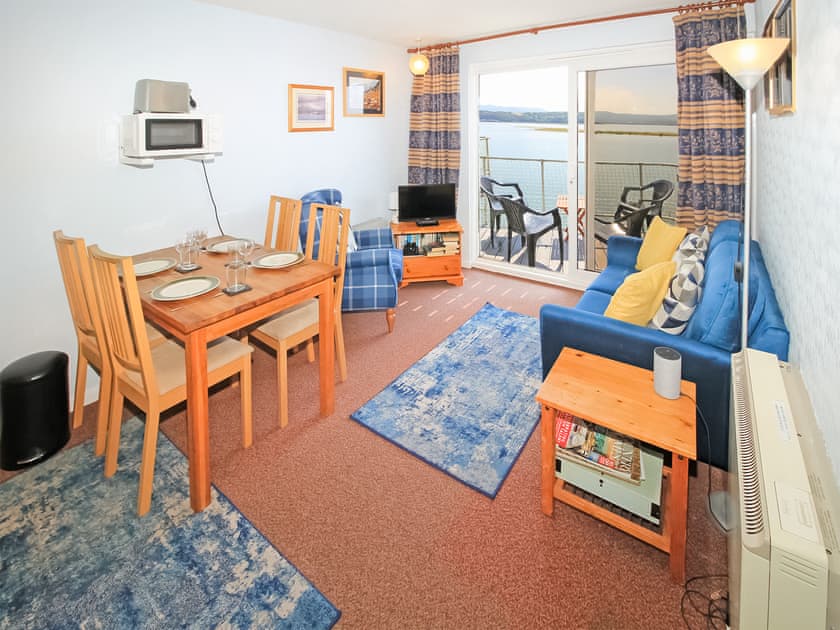 Open plan living space | Harbour Flat, Porthmadog