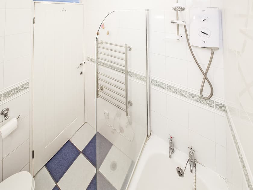 Bathroom | Harbour Flat, Porthmadog