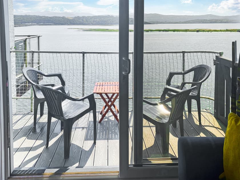 Balcony at ’High Tide’  | Harbour Flat, Porthmadog