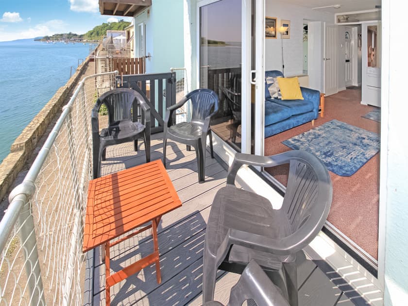 Balcony at ’Low Tide’  | Harbour Flat, Porthmadog