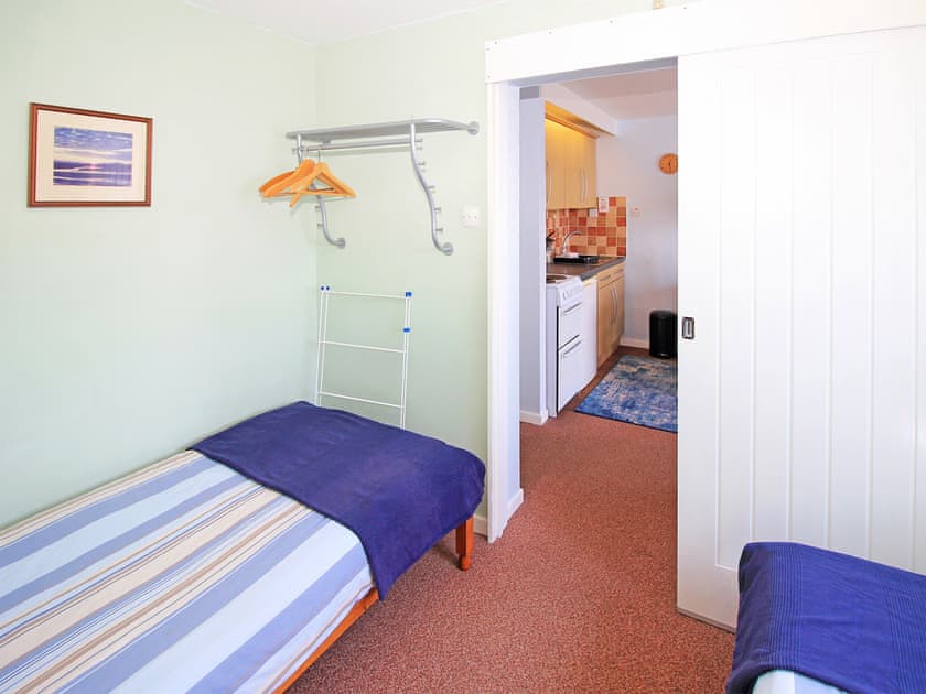 Twin bedroom | Harbour Flat, Porthmadog