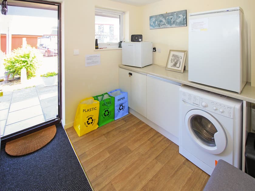 Utility room | Glaslyn Harbour Views, Porthmadog