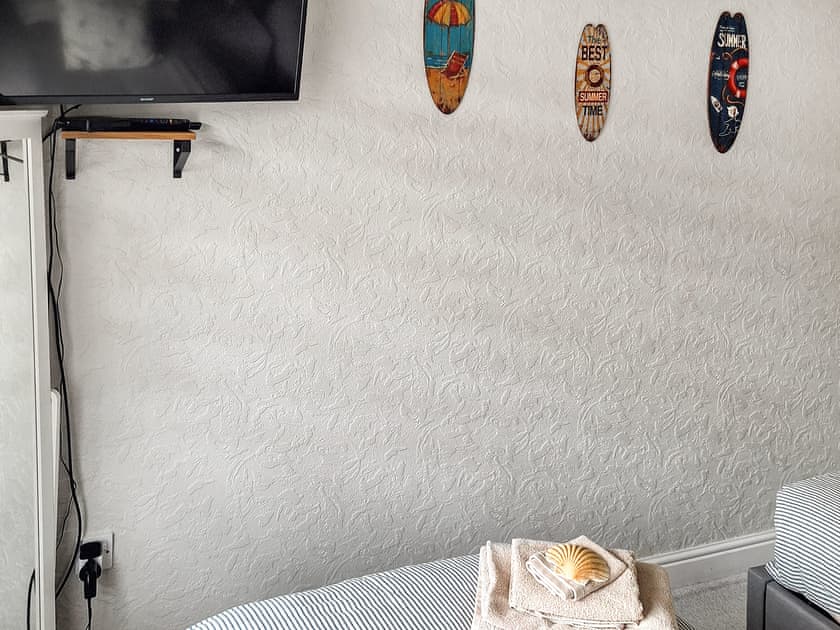 Twin bedroom | The Bee Happy House, Filey