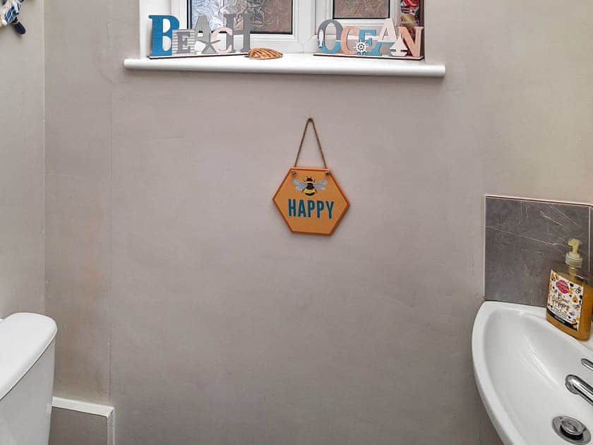 Bathroom | The Bee Happy House, Filey
