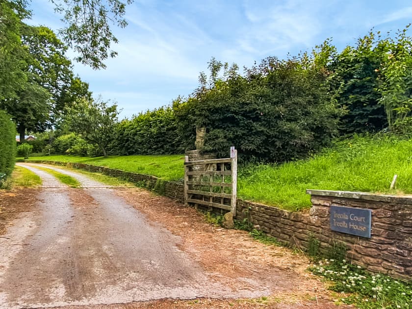 Driveway | Trecilla House, Ross-on-Wye