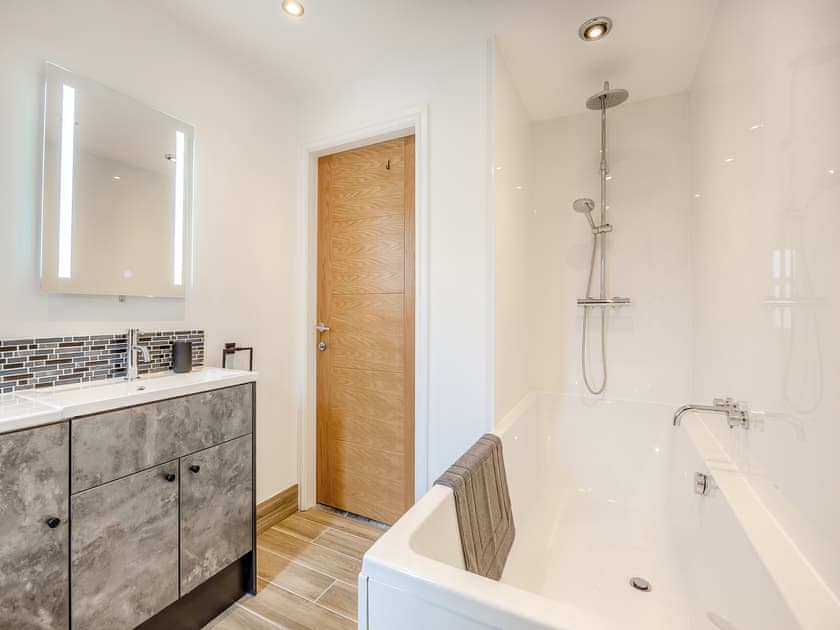 Bathroom | Boothby House, Welton Le Marsh, near Skegness