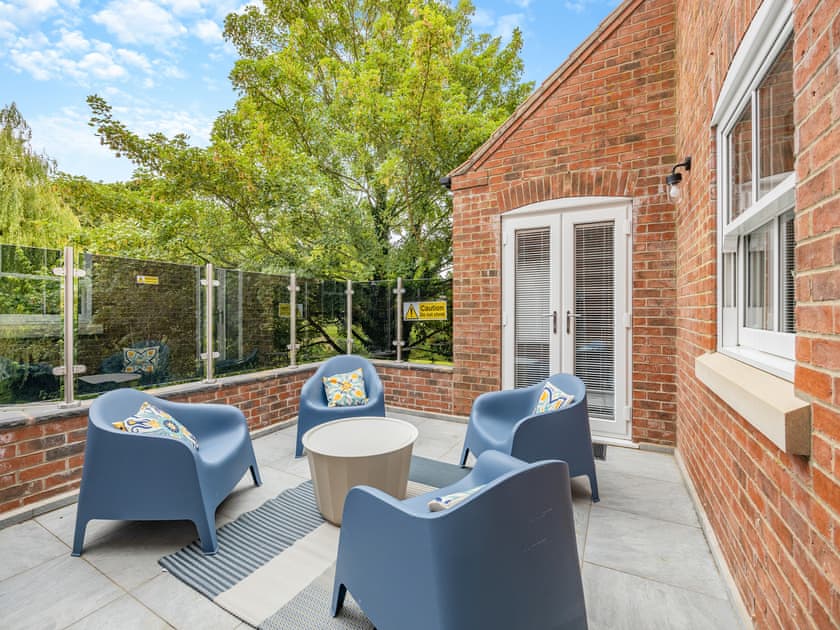 Sitting-out-area | Boothby House, Welton Le Marsh, near Skegness