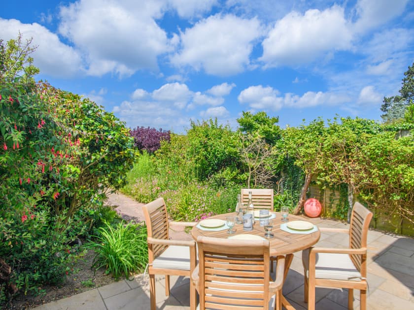 Sitting-out-area | Links Lookout, Sheringham