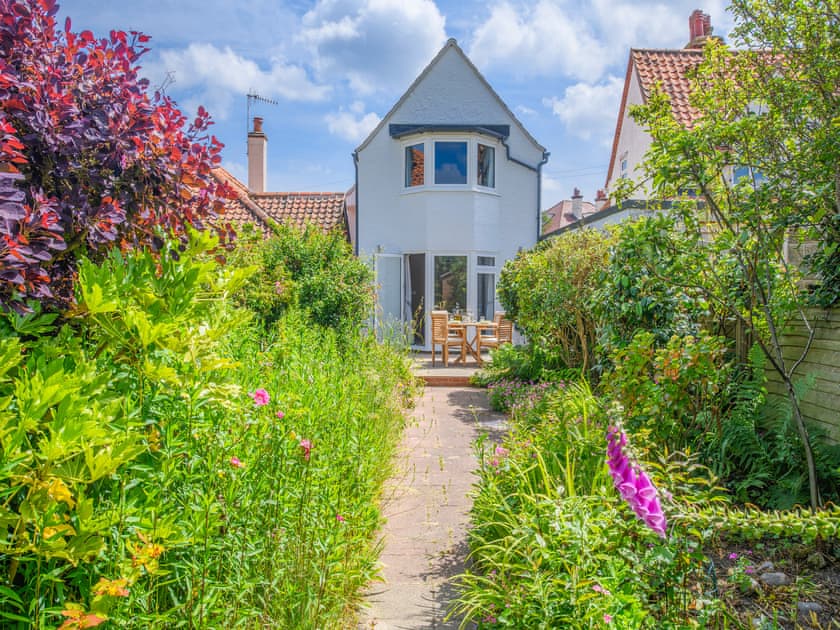 Garden | Links Lookout, Sheringham