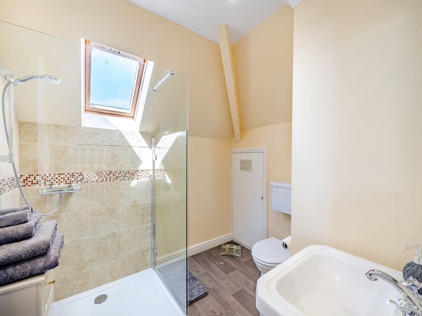 Bathroom | Crownhill Bay Penthouse - Crownhill Bay House, Down Thomas, near Plymouth