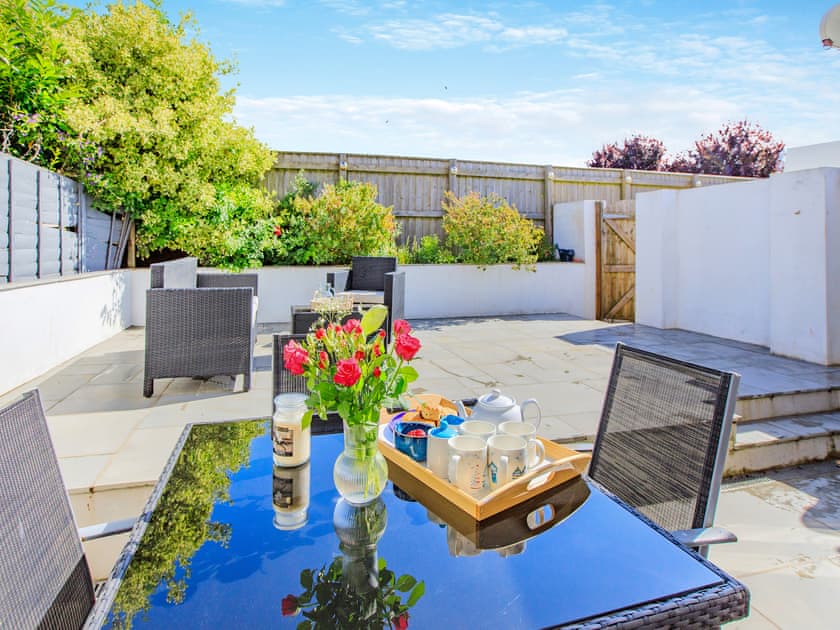 Sitting-out-area | Sansavino, Preston