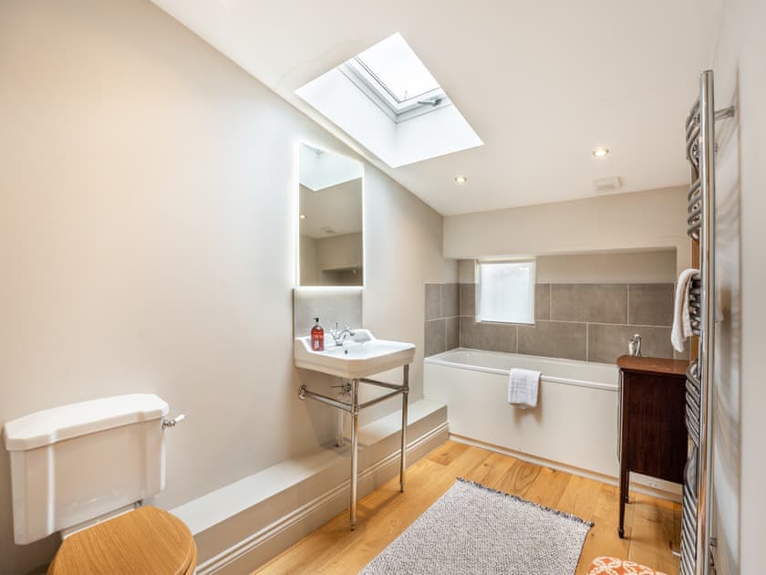 Bathroom | Homewood - Midgham Long Copse, Midgham
