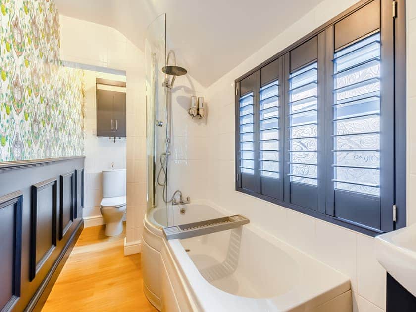 Bathroom | Jorvik Villas, York