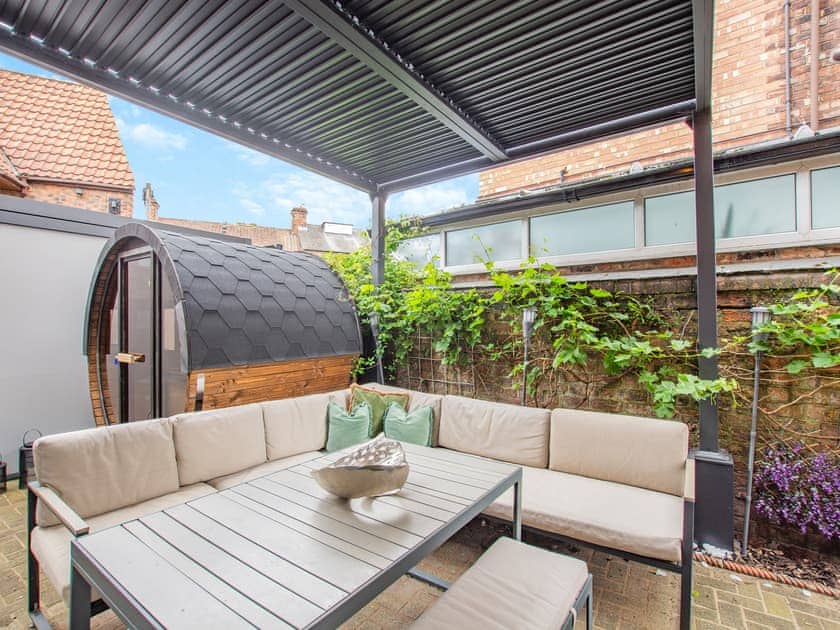 Sitting-out-area | Jorvik Villas, York