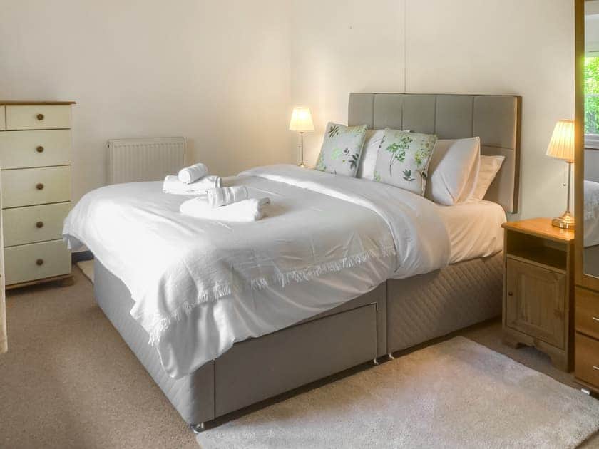 Kingsize bedroom | Penny Croft - The Crofters Cottages, Llangeinor, near Bridgend