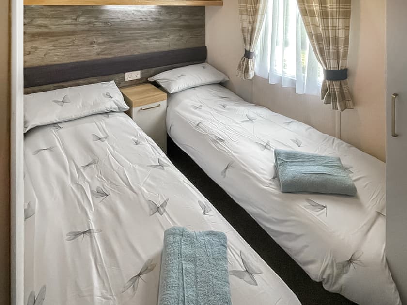 Twin bedroom | Meridan Bordeaux - Lido Leisure Park, Knaresborough, near Harrogate