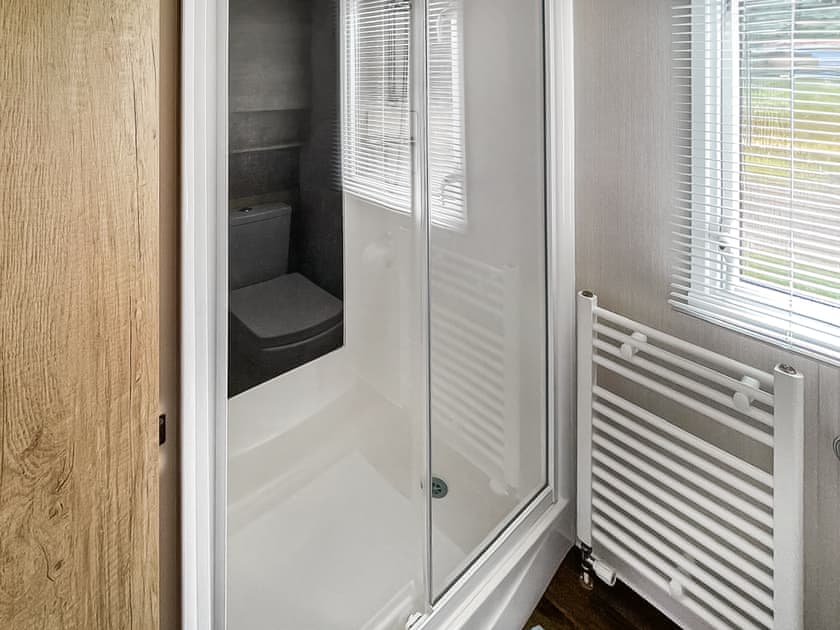 Bathroom | Meridan Bordeaux - Lido Leisure Park, Knaresborough, near Harrogate