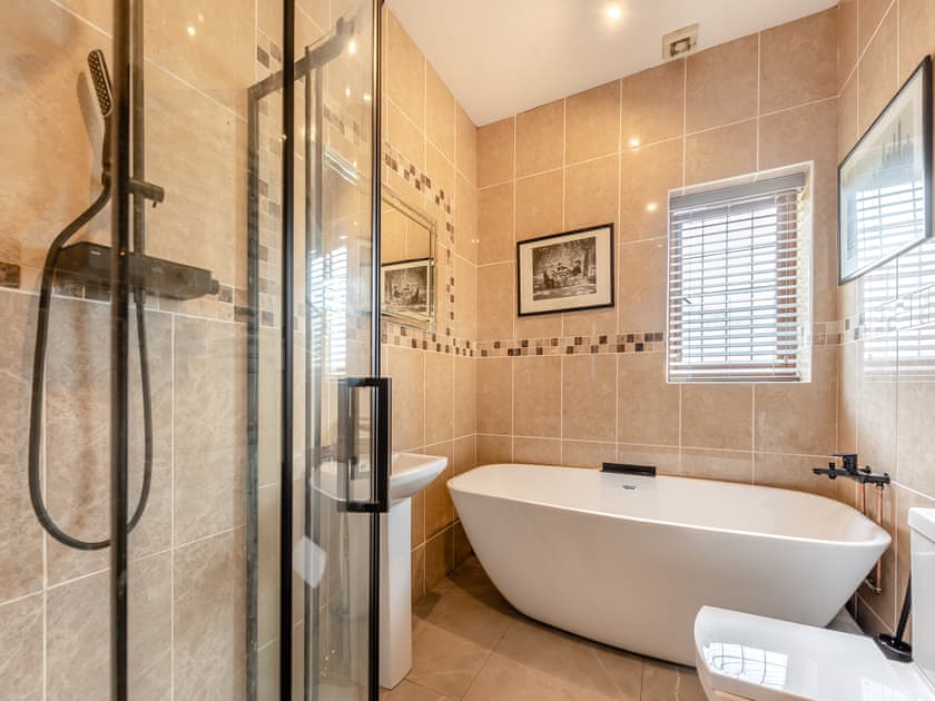Bathroom | Ty Afon Jay - Ty Afon, Garnant, near Ammanford