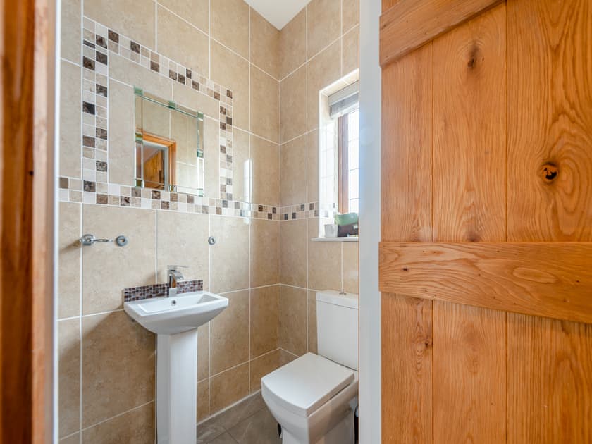 Bathroom | Ty Afon Jay - Ty Afon, Garnant, near Ammanford