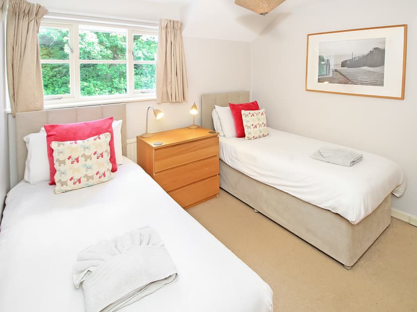 Twin bedroom | Green Cottage, Borth Y Guest, near Porthmadog