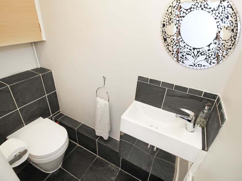 Bathroom | Green Cottage, Borth Y Guest, near Porthmadog