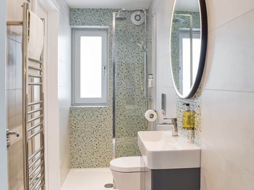 Bathroom | Ty Ynys - Gwbert Holiday Cottages, Gwbert, near Cardigan
